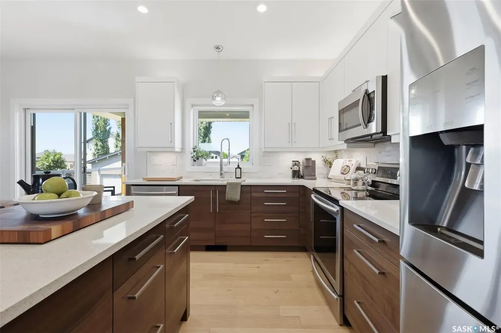 905 Salmon Way Martensville SK S0K 2T1