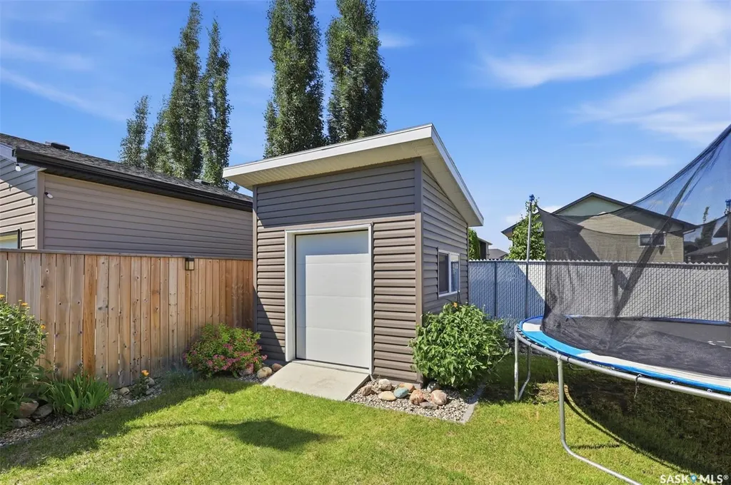 905 Salmon Way Martensville SK S0K 2T1