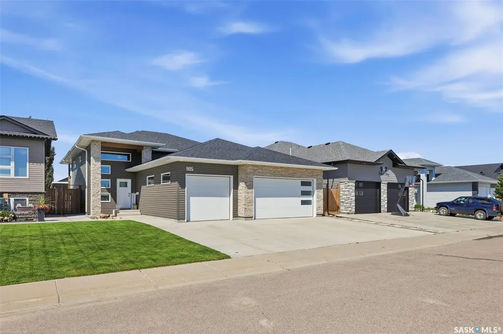 905 Salmon Way Martensville SK S0K 2T1