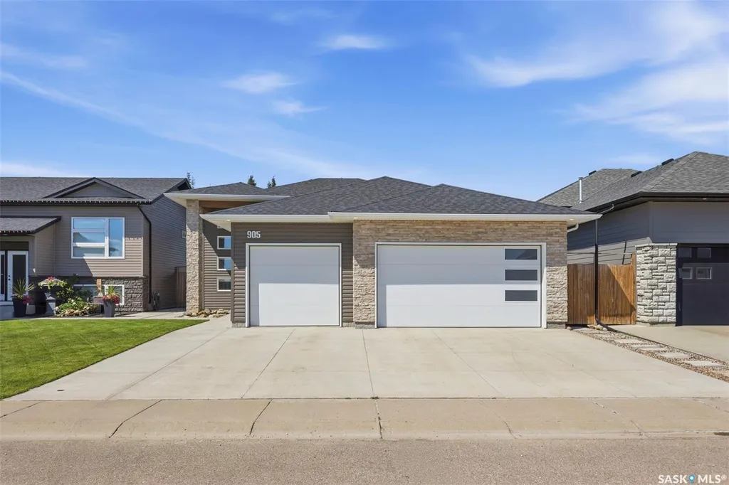 905 Salmon Way Martensville SK S0K 2T1