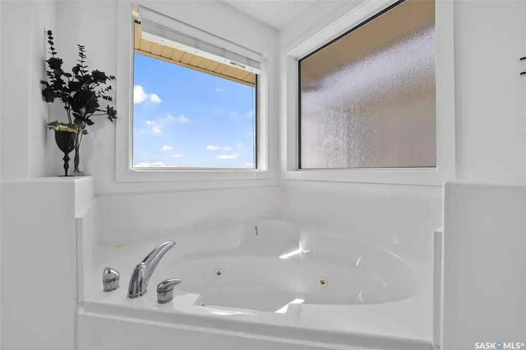 10146 Wascana Estates Regina SK S4V 2X3