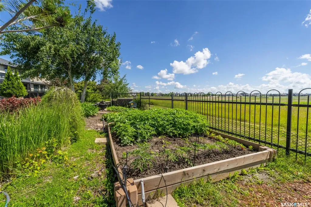 10146 Wascana Estates Regina SK S4V 2X3