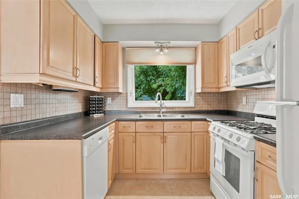2964 Cumberland Avenue S Saskatoon SK S7J 2A6