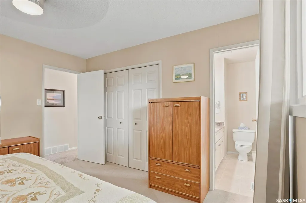 2964 Cumberland Avenue S Saskatoon SK S7J 2A6