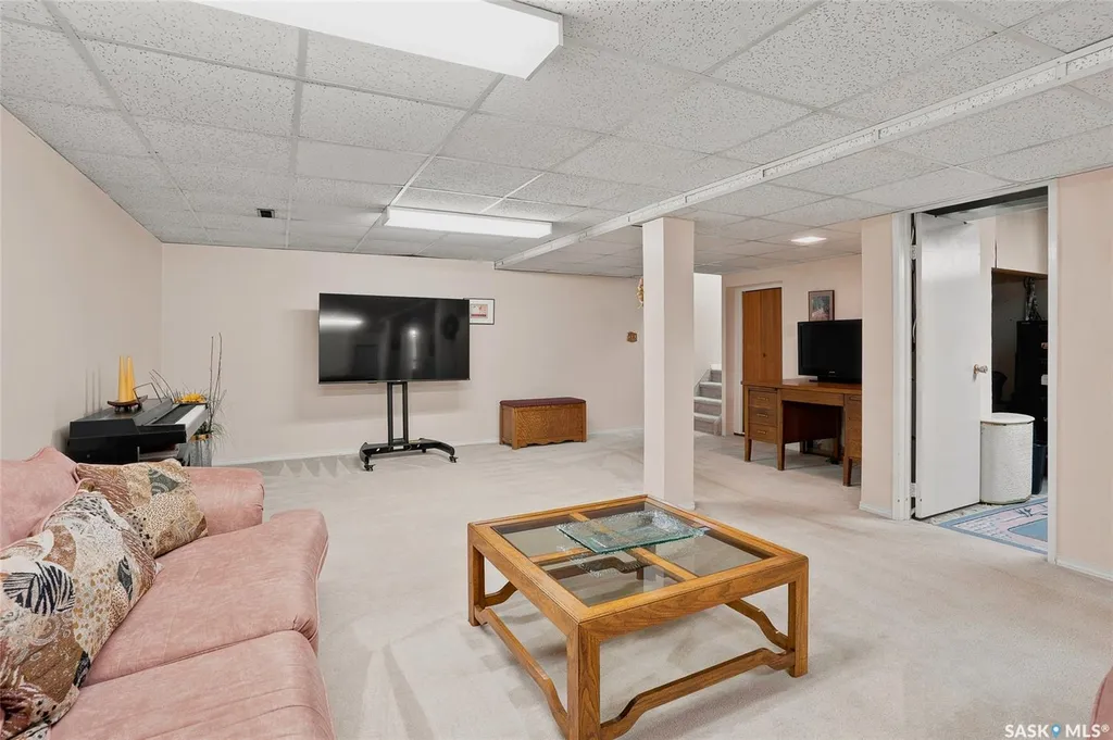 2964 Cumberland Avenue S Saskatoon SK S7J 2A6