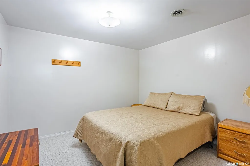 2964 Cumberland Avenue S Saskatoon SK S7J 2A6