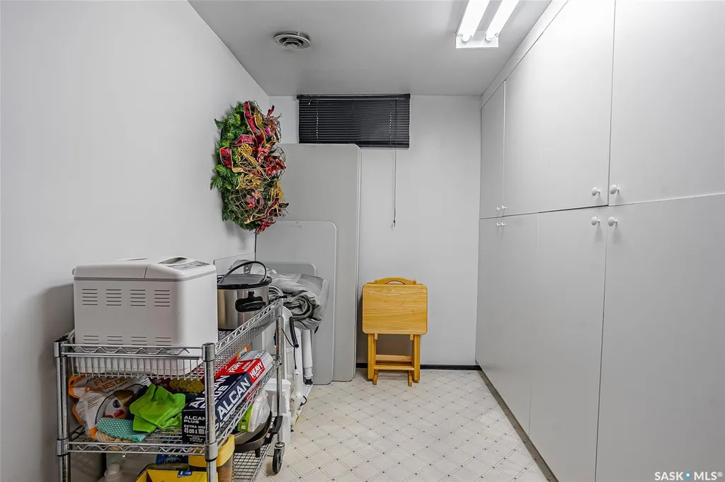 2964 Cumberland Avenue S Saskatoon SK S7J 2A6