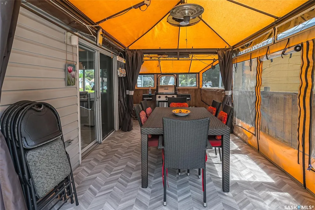 2964 Cumberland Avenue S Saskatoon SK S7J 2A6