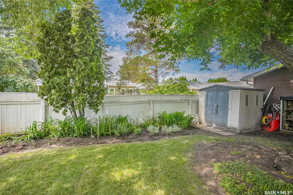 2964 Cumberland Avenue S Saskatoon SK S7J 2A6