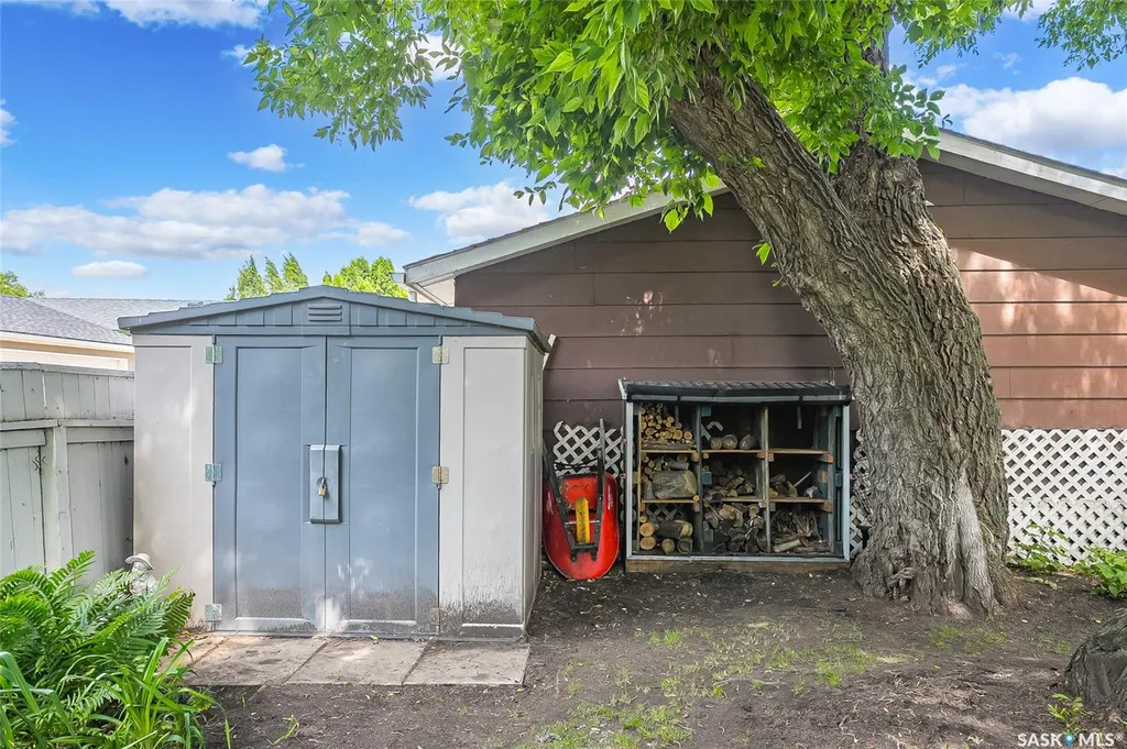 2964 Cumberland Avenue S Saskatoon SK S7J 2A6