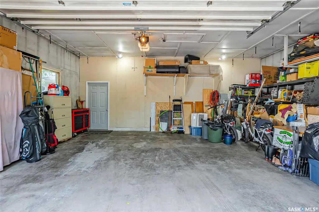 2964 Cumberland Avenue S Saskatoon SK S7J 2A6