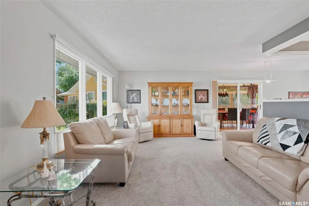 2964 Cumberland Avenue S Saskatoon SK S7J 2A6