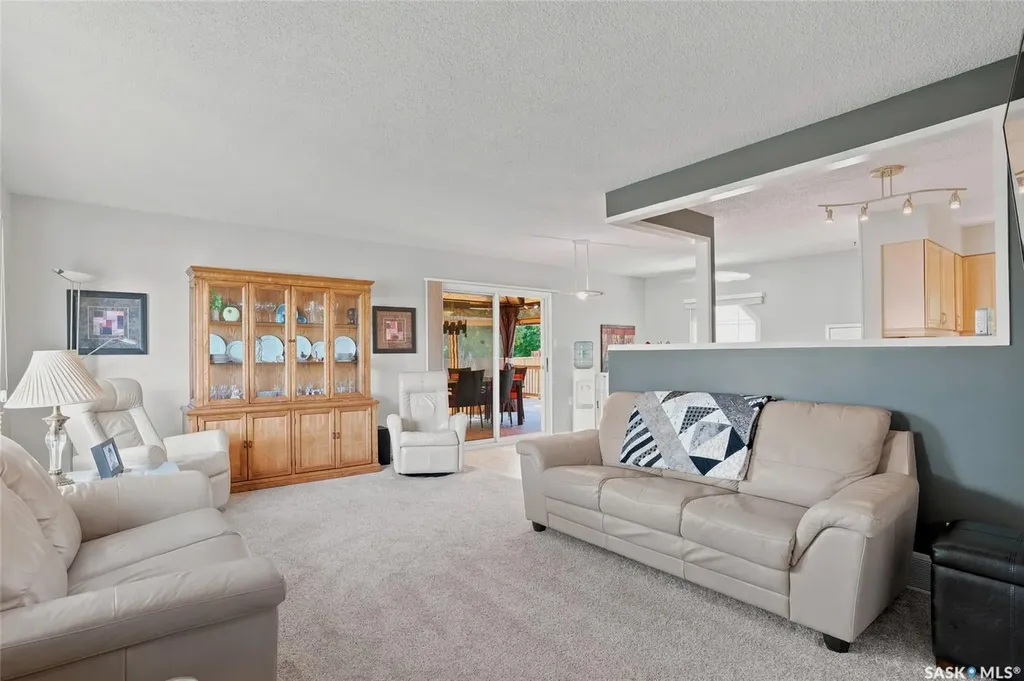 2964 Cumberland Avenue S Saskatoon SK S7J 2A6