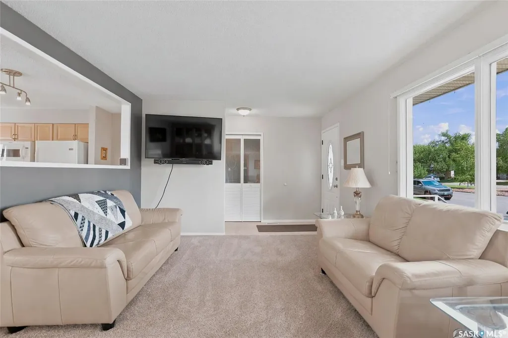 2964 Cumberland Avenue S Saskatoon SK S7J 2A6