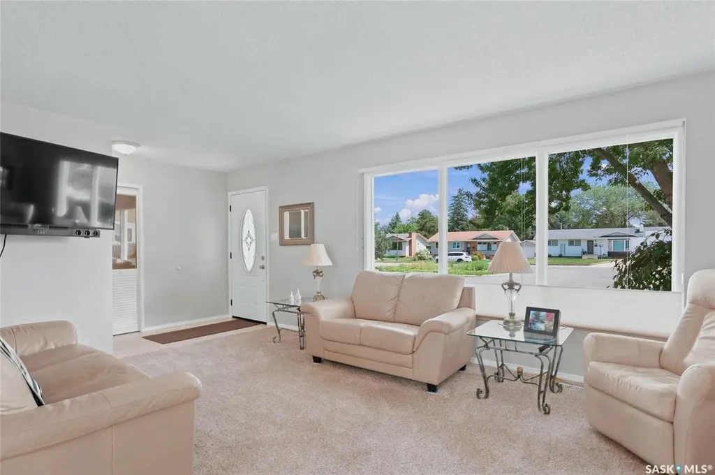 2964 Cumberland Avenue S Saskatoon SK S7J 2A6