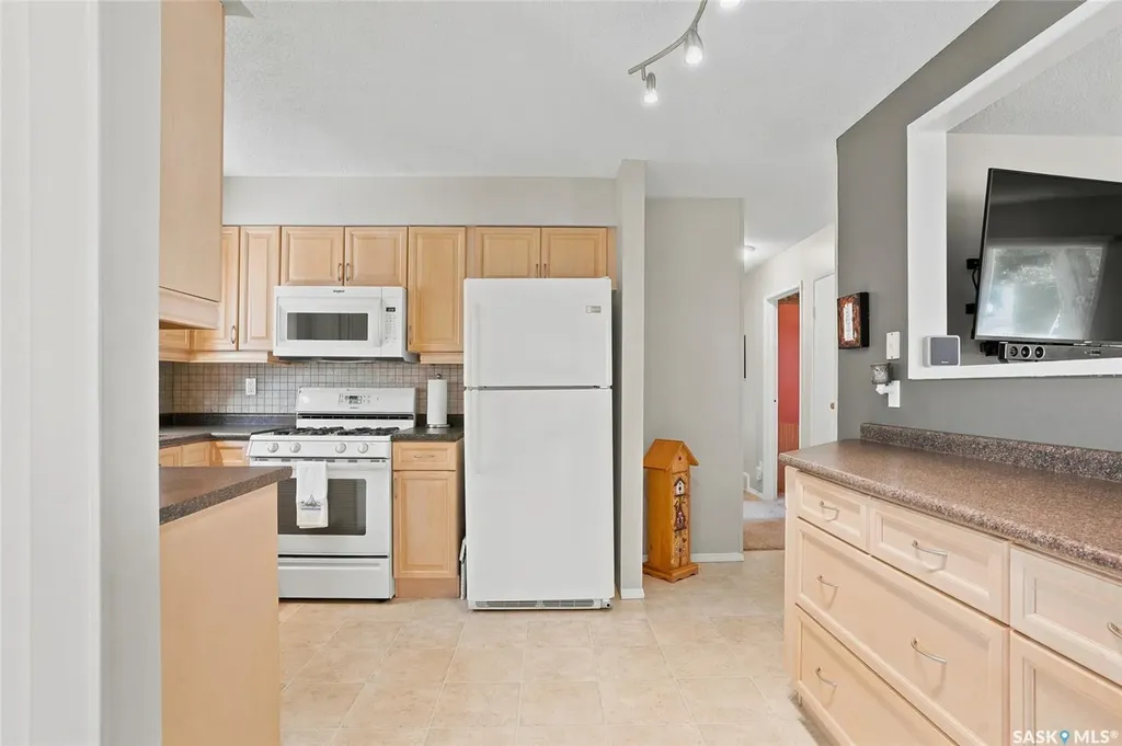 2964 Cumberland Avenue S Saskatoon SK S7J 2A6