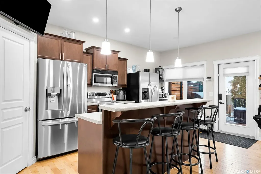 146 West Hampton Boulevard Saskatoon SK S7R 0B8
