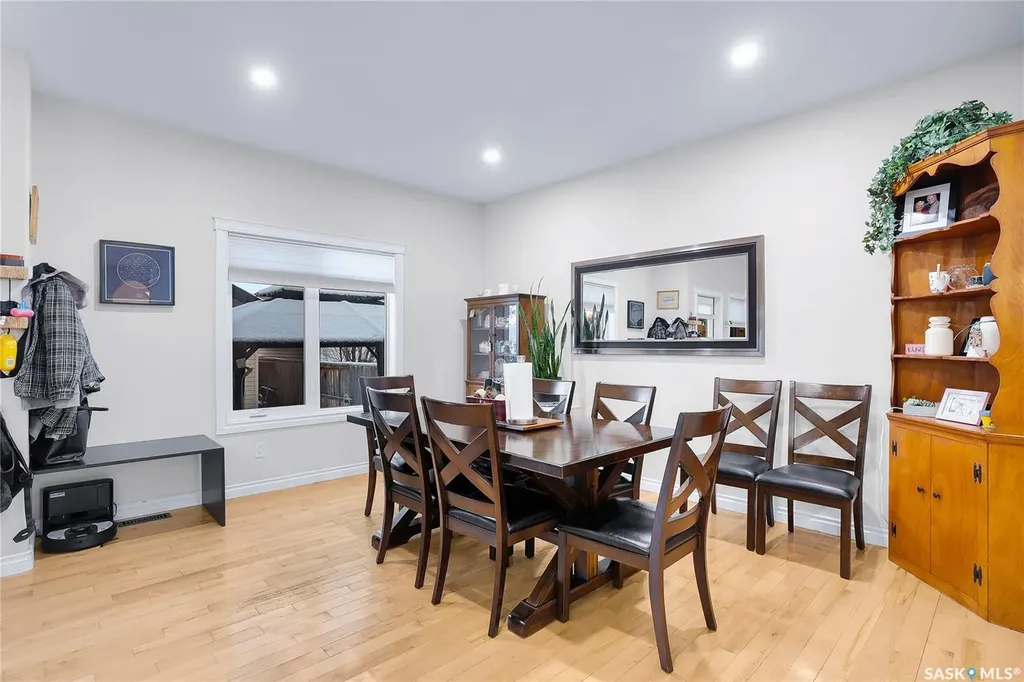 146 West Hampton Boulevard Saskatoon SK S7R 0B8