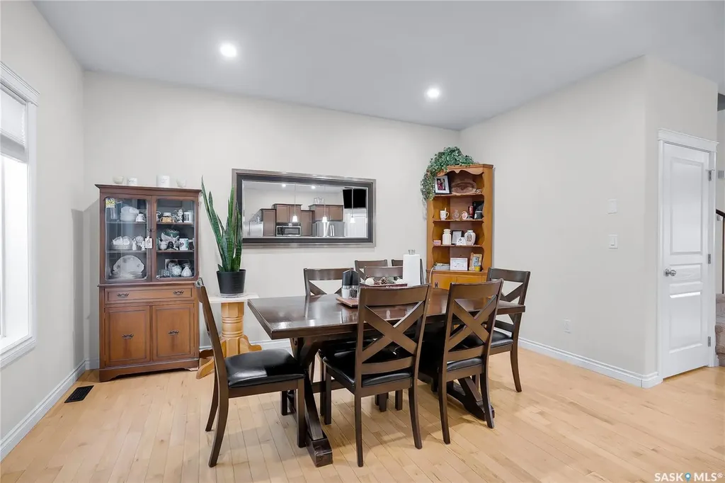 146 West Hampton Boulevard Saskatoon SK S7R 0B8
