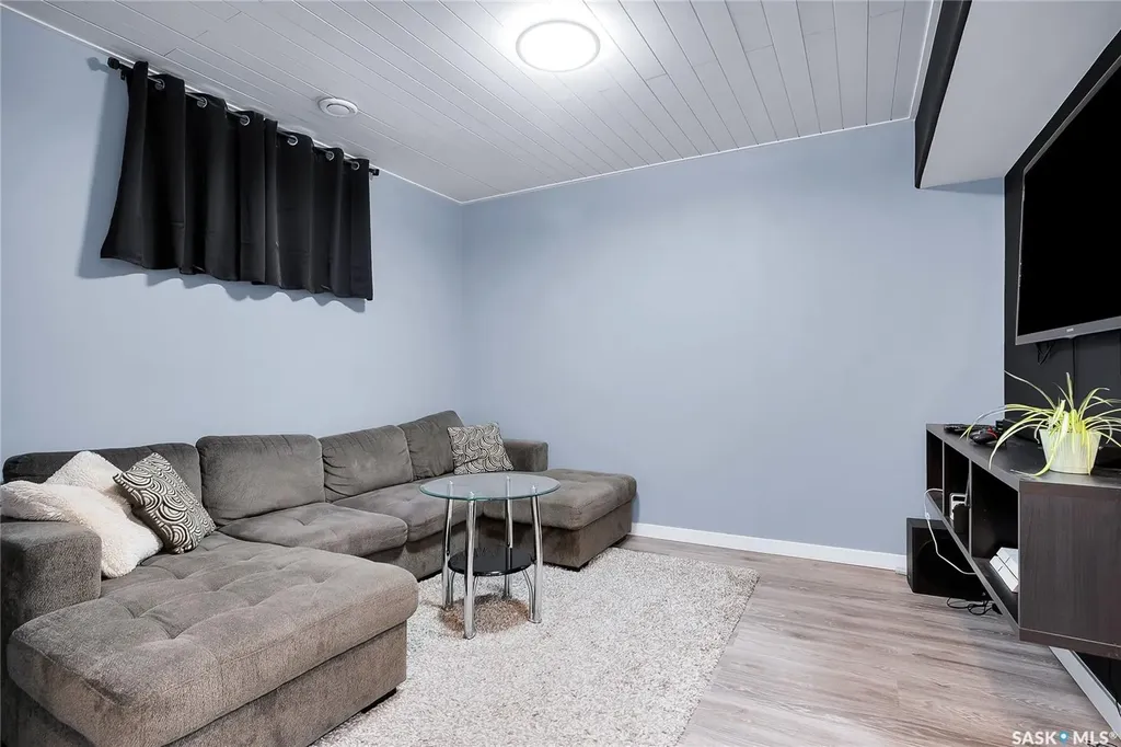 146 West Hampton Boulevard Saskatoon SK S7R 0B8