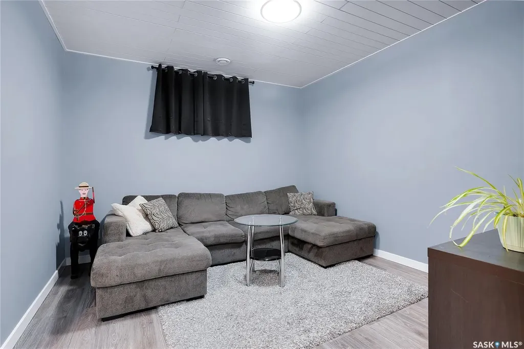 146 West Hampton Boulevard Saskatoon SK S7R 0B8