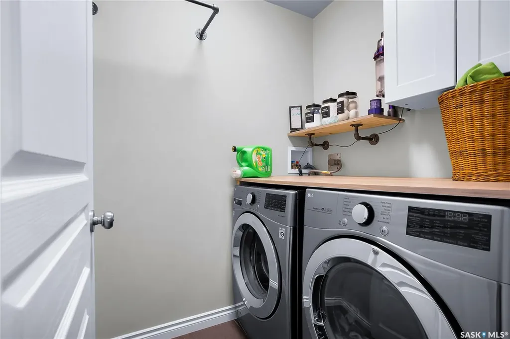 146 West Hampton Boulevard Saskatoon SK S7R 0B8