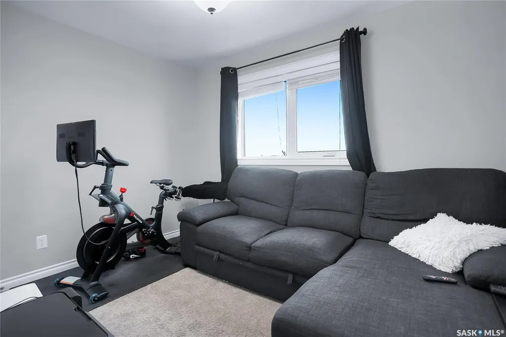 146 West Hampton Boulevard Saskatoon SK S7R 0B8