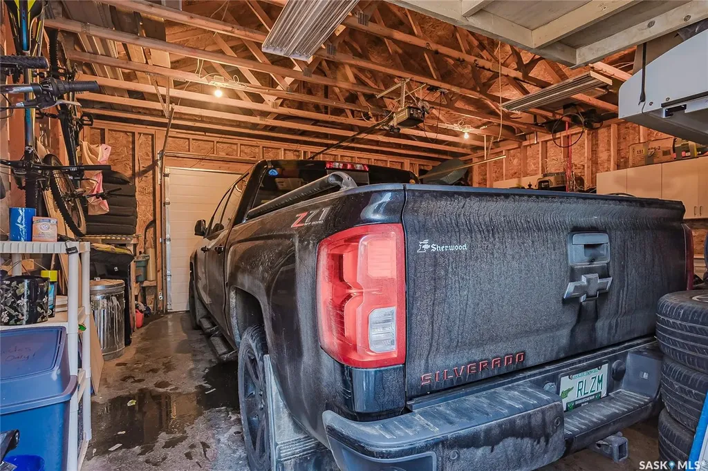 146 West Hampton Boulevard Saskatoon SK S7R 0B8