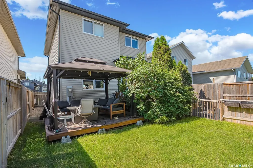 146 West Hampton Boulevard Saskatoon SK S7R 0B8