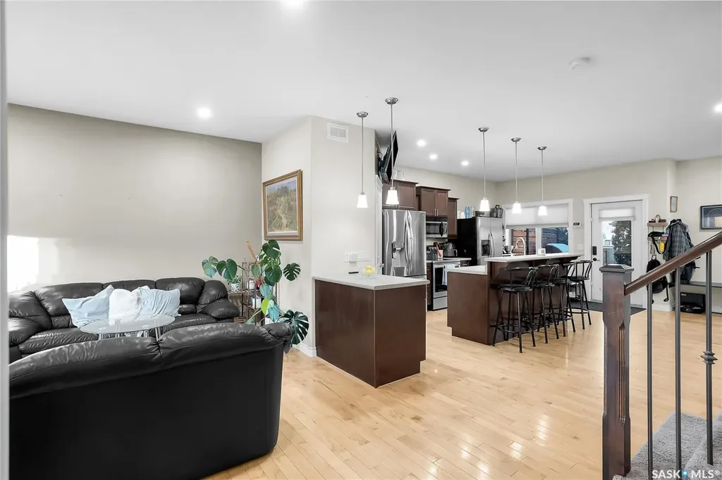 146 West Hampton Boulevard Saskatoon SK S7R 0B8