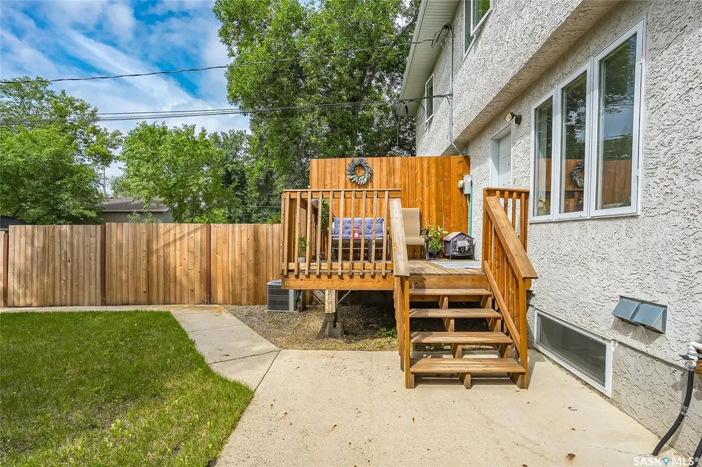 1122 12th Street E Saskatoon SK S7H 0E2