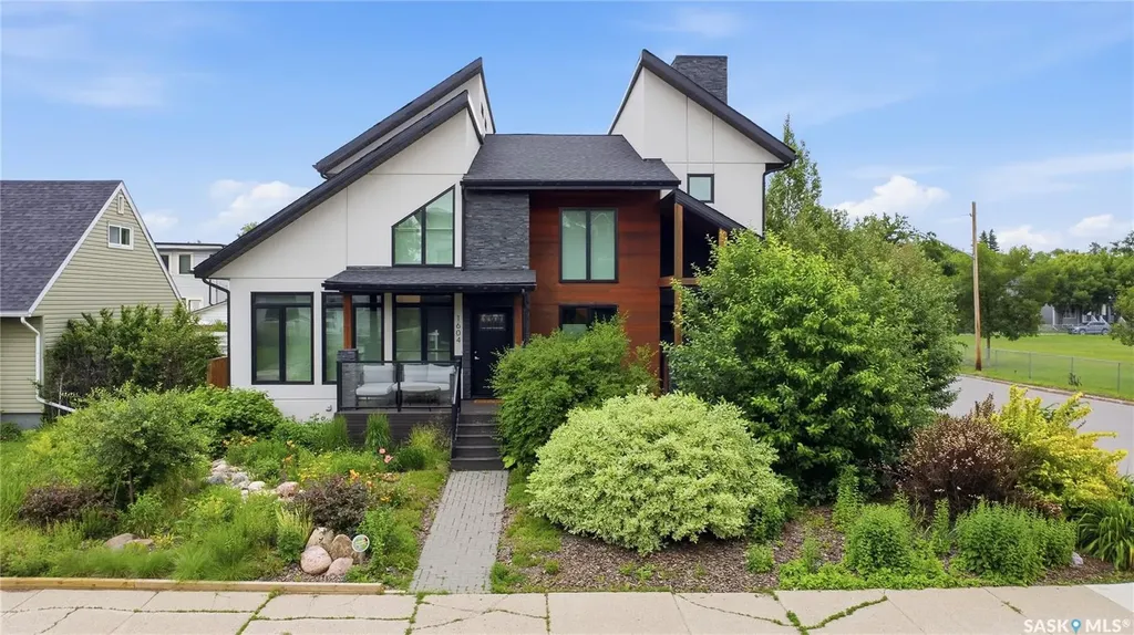 1602 Edward Avenue Saskatoon SK S7K 3B6