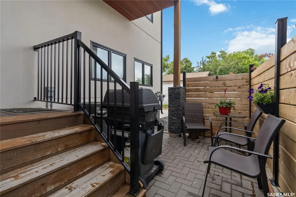 1602 Edward Avenue Saskatoon SK S7K 3B6