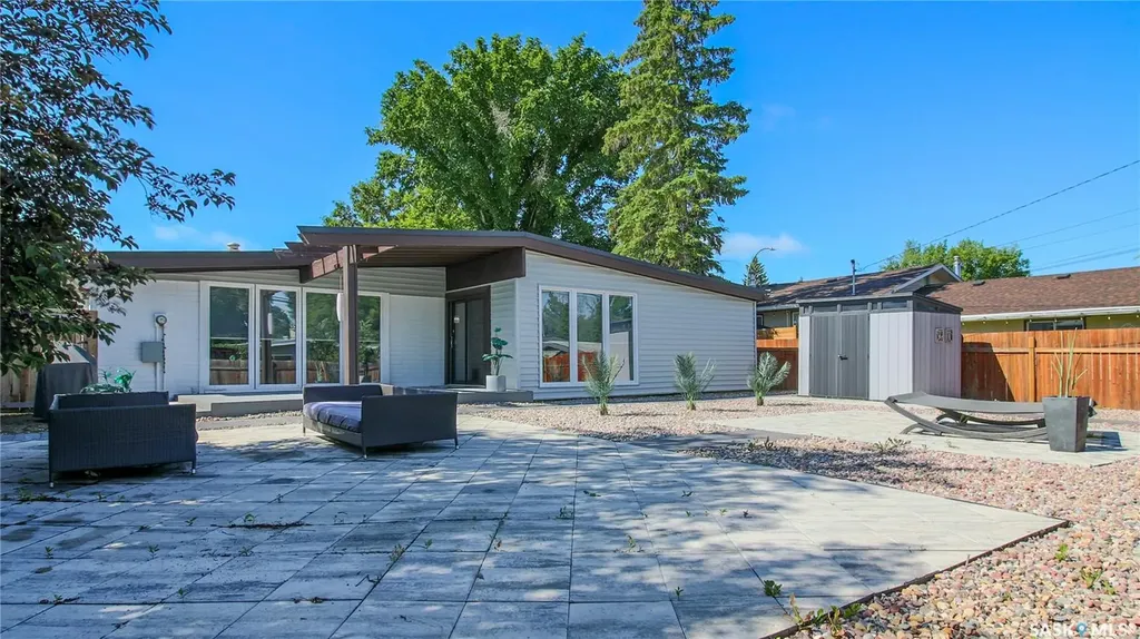 3522 25th Avenue Regina SK S4S 1L8