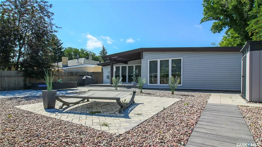 3522 25th Avenue Regina SK S4S 1L8