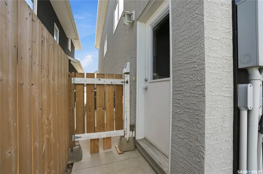 1102 Evergreen Boulevard Saskatoon SK S7W 0P3