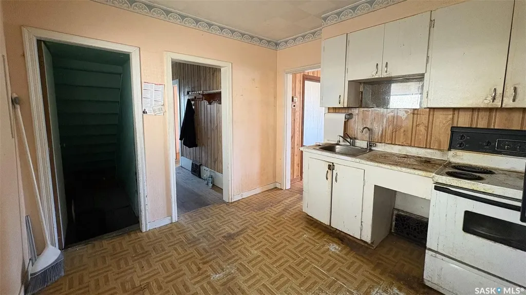 1310 Angus Street Regina SK S4T 1Y8