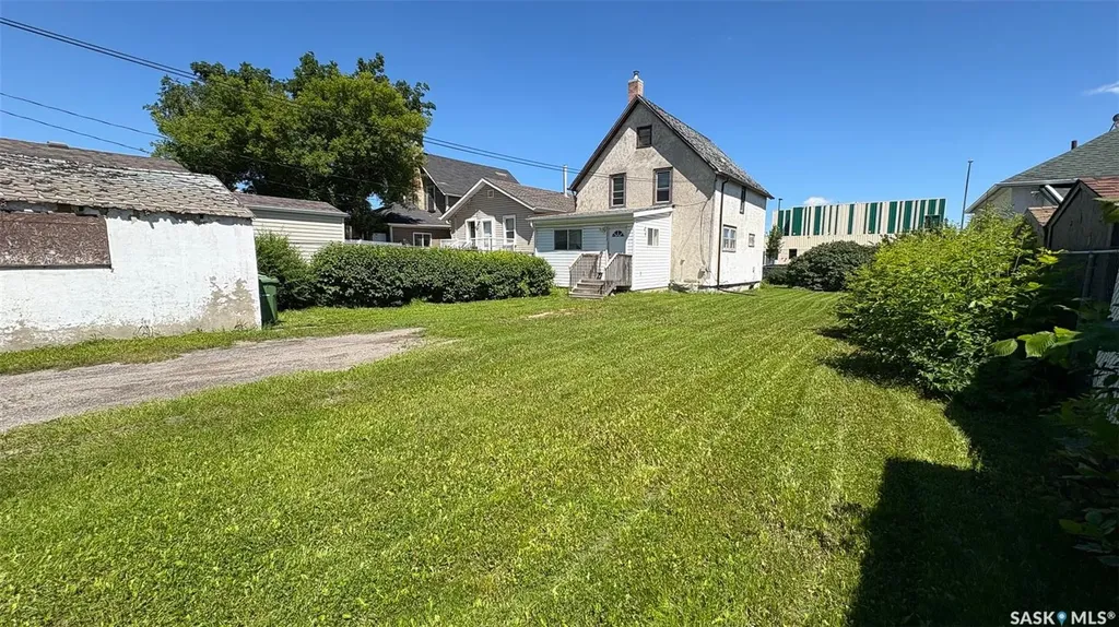 1310 Angus Street Regina SK S4T 1Y8