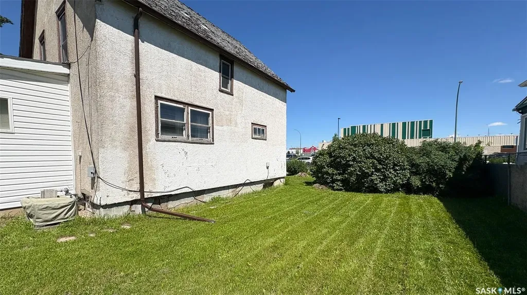 1310 Angus Street Regina SK S4T 1Y8