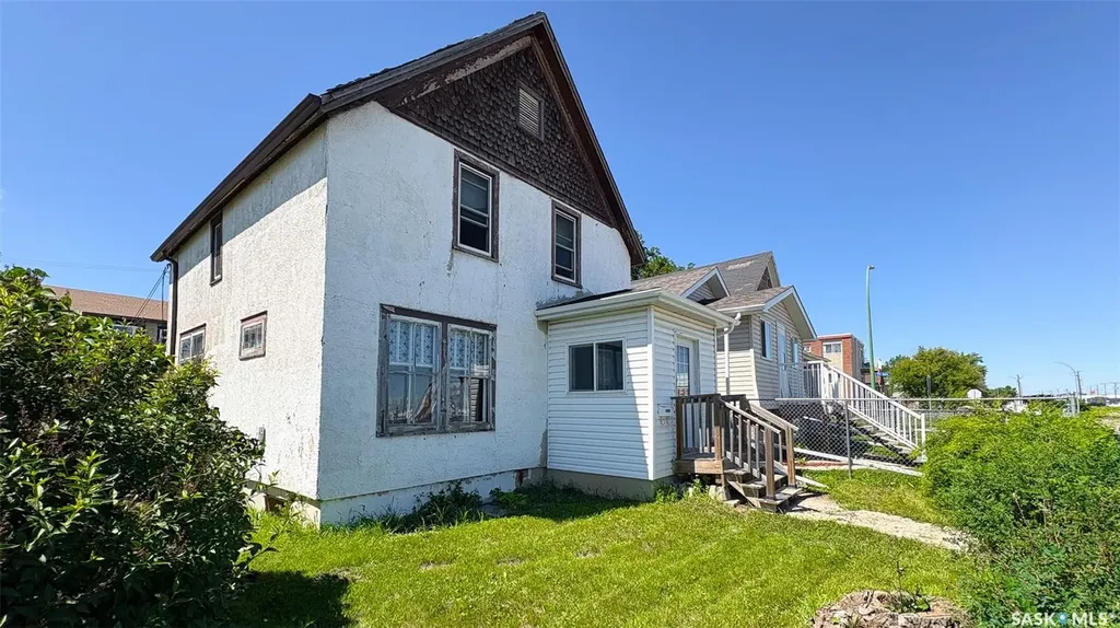 1310 Angus Street Regina SK S4T 1Y8