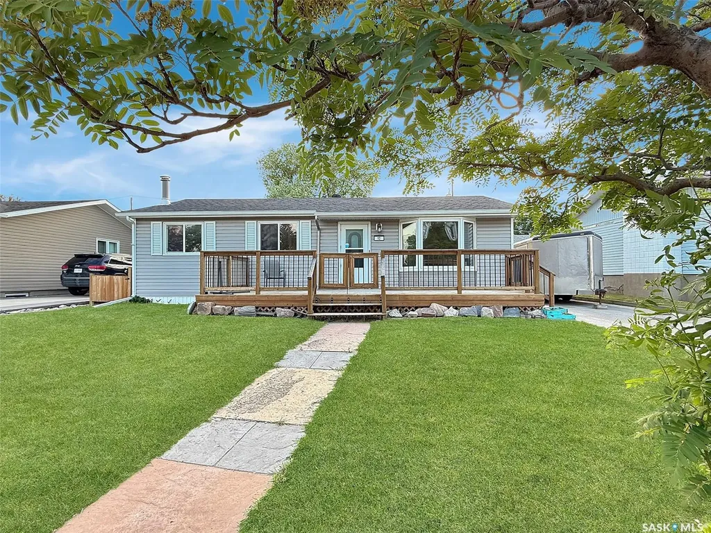 10 Macdonald Crescent Swift Current SK S9H 4A7