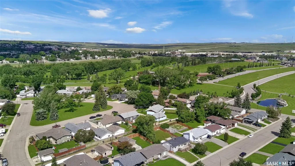 10 Macdonald Crescent Swift Current SK S9H 4A7