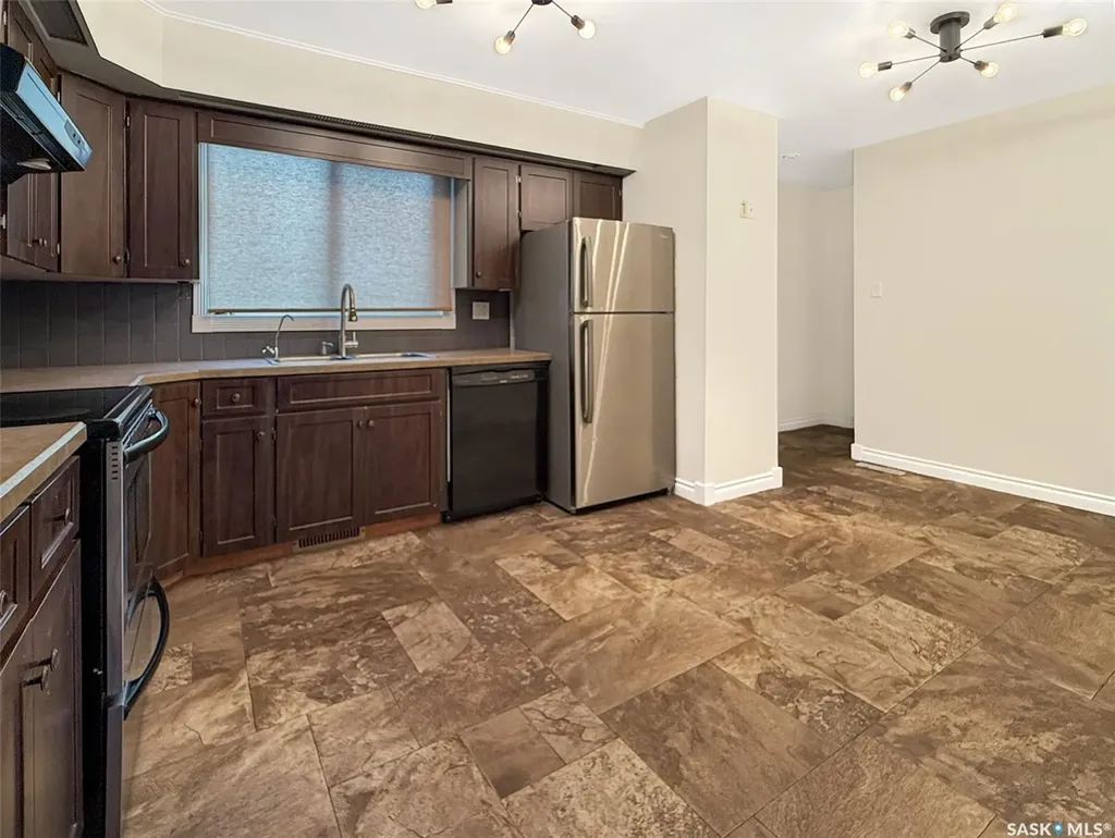 10 Macdonald Crescent Swift Current SK S9H 4A7