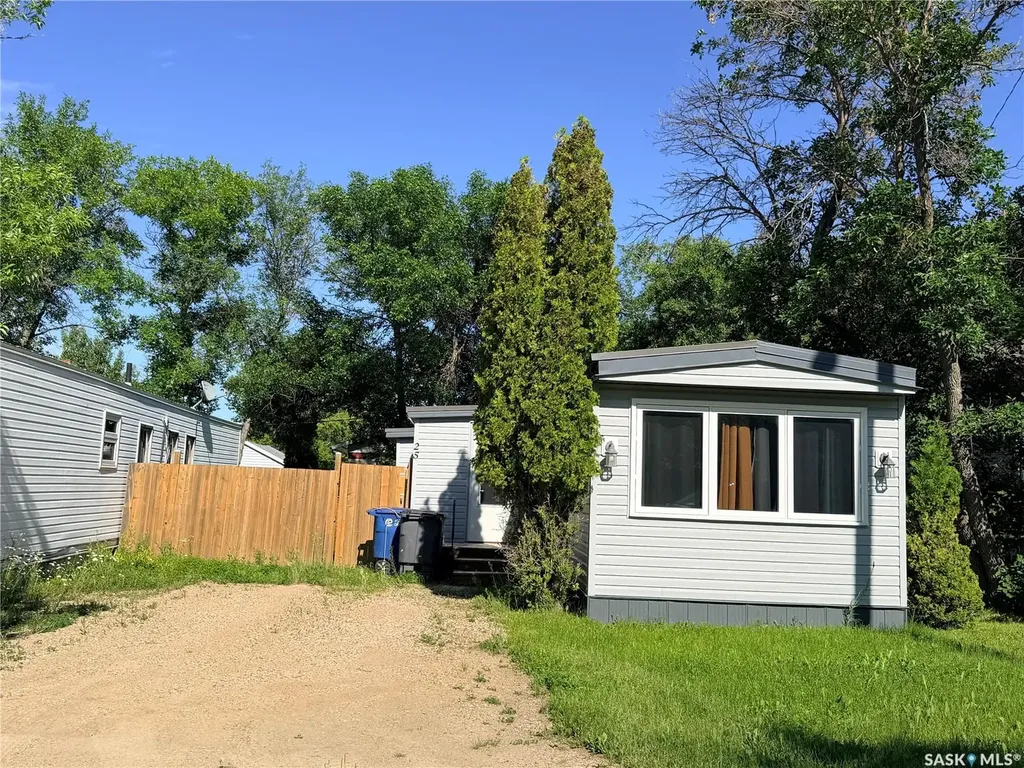 25 Sunrise Estates Assiniboia SK S0H 0B0