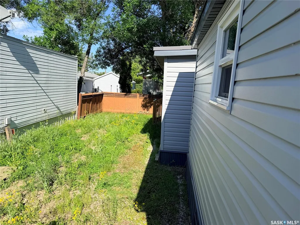25 Sunrise Estates Assiniboia SK S0H 0B0