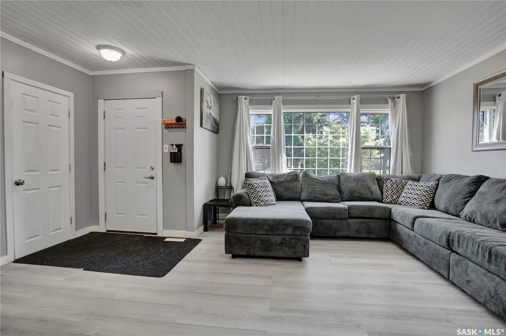 2019 2nd Street Rosthern SK S0K 3R0