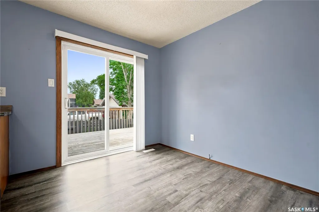 1027 Victory Crescent Regina SK S4N 6X5