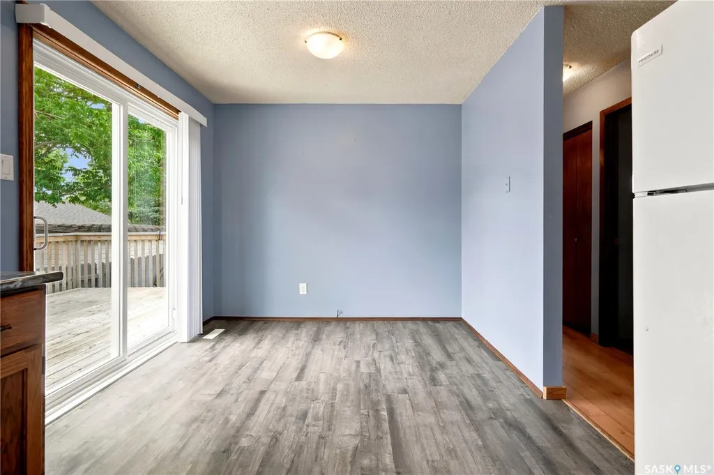 1027 Victory Crescent Regina SK S4N 6X5