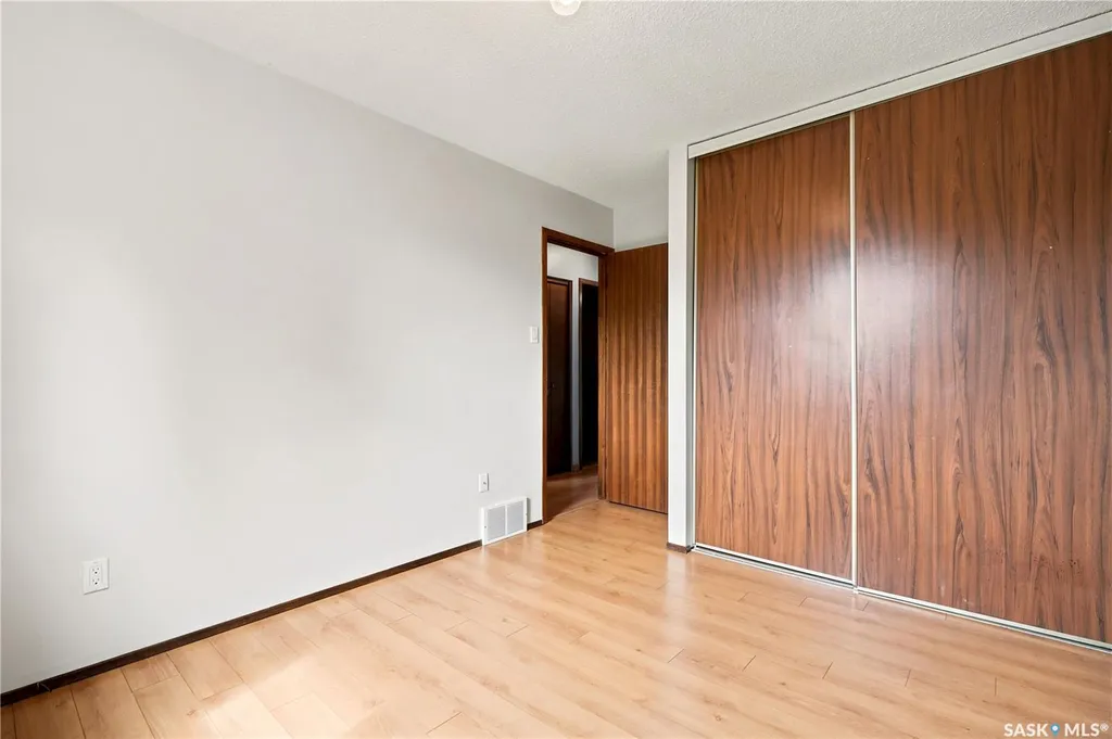 1027 Victory Crescent Regina SK S4N 6X5