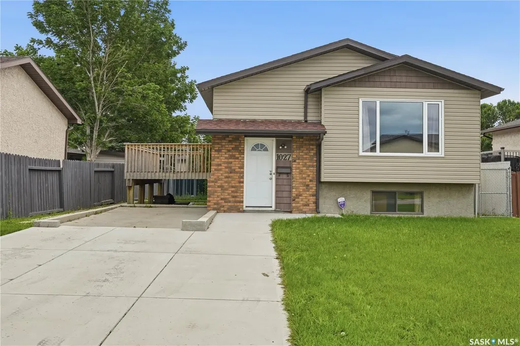 1027 Victory Crescent Regina SK S4N 6X5